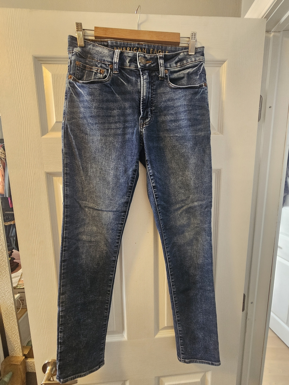 Men''s American Eagle Outfitters Slim Straight Jeans in Medium Blue Wash